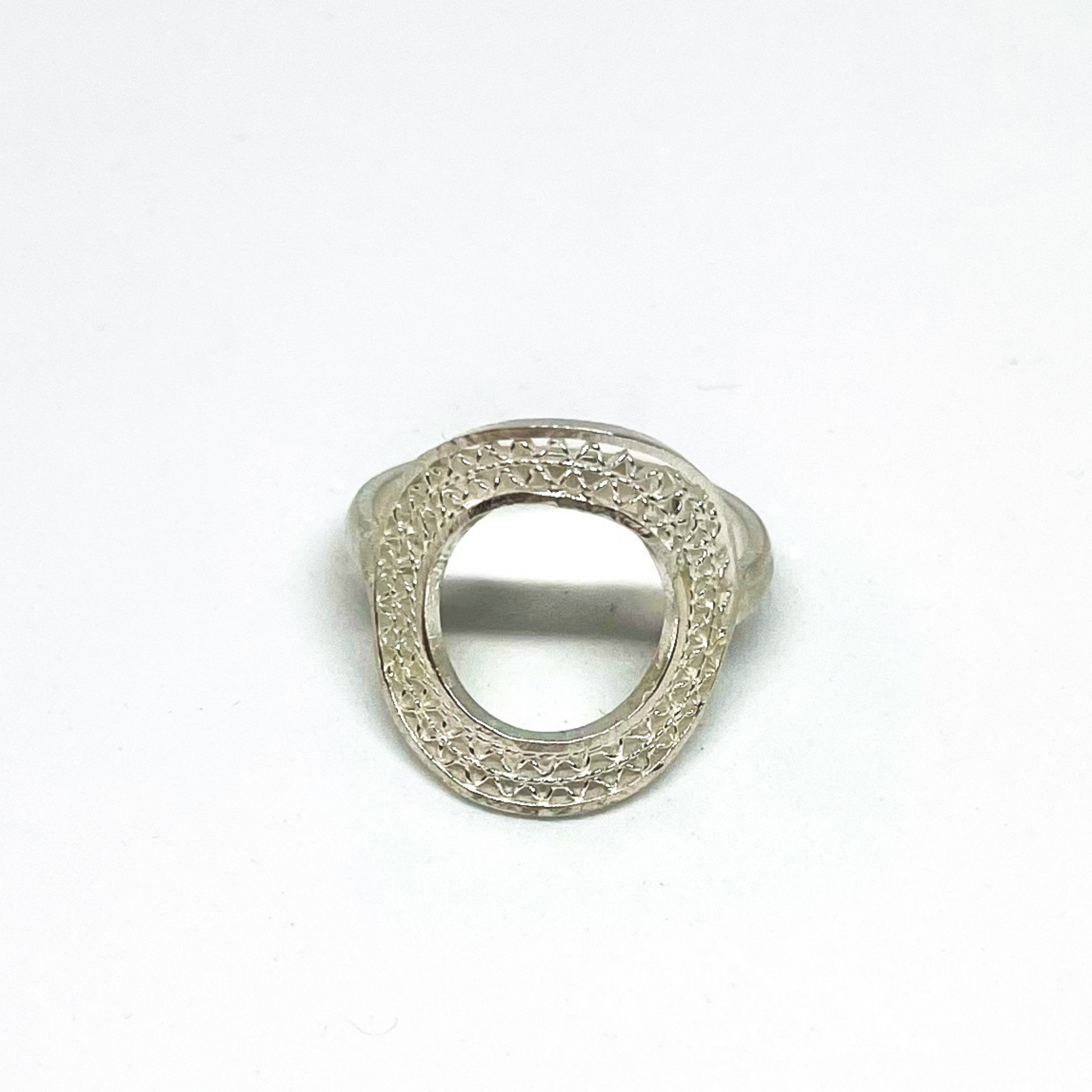 Open Circle Filigree Ring 970 Silver - Continente Dorado
